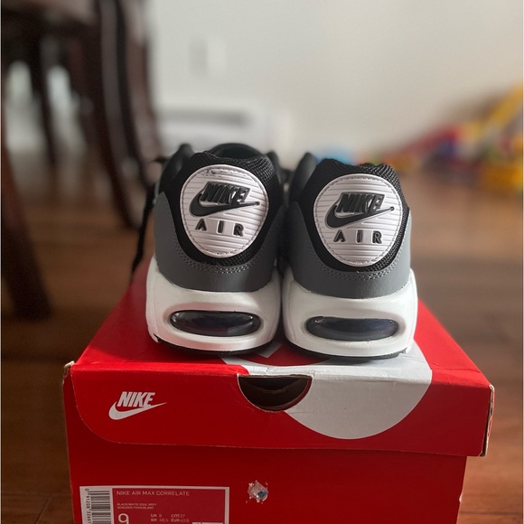 Nike Air Max Correlate - Picture 2 of 4